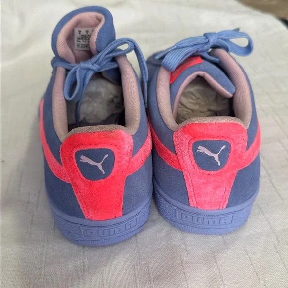 Puma Heart Accent Sneakers in Blue and Pink - Picture 4 of 7